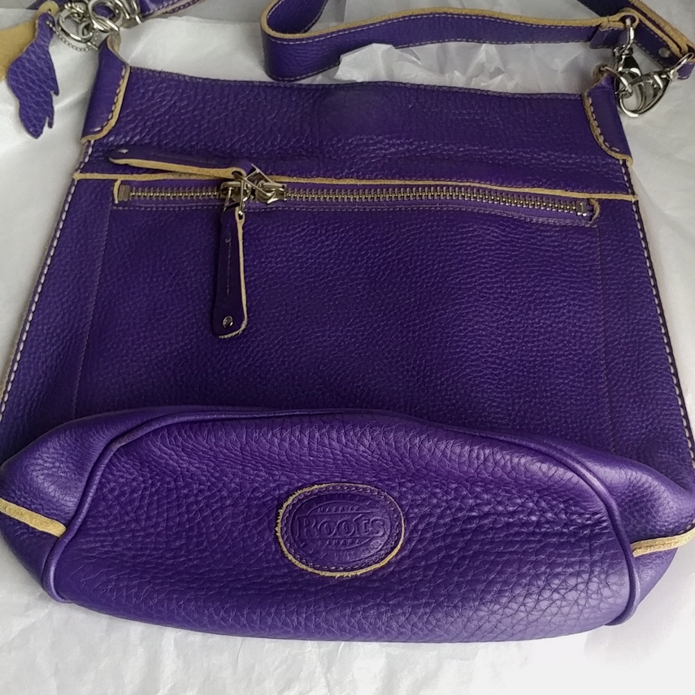 Roots leather bucket bag